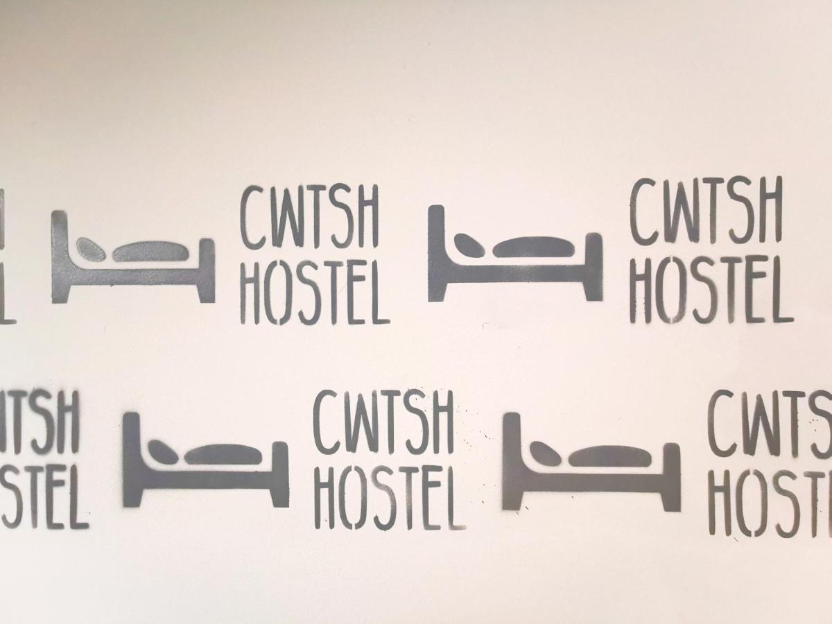 Cwtsh Hostel Swansea Zewnętrze zdjęcie CWTSH Hostel Logo